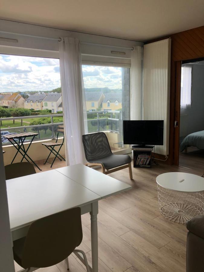 Bleu Sale - F2 Courseulles Avec Balcon Appartement Buitenkant foto