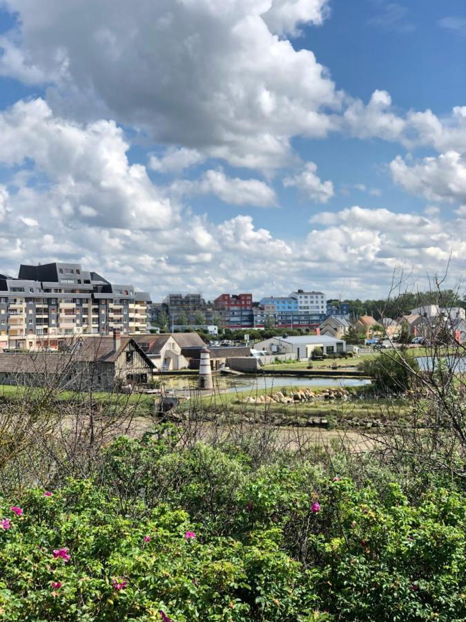 Bleu Sale - F2 Courseulles Avec Balcon Appartement Buitenkant foto
