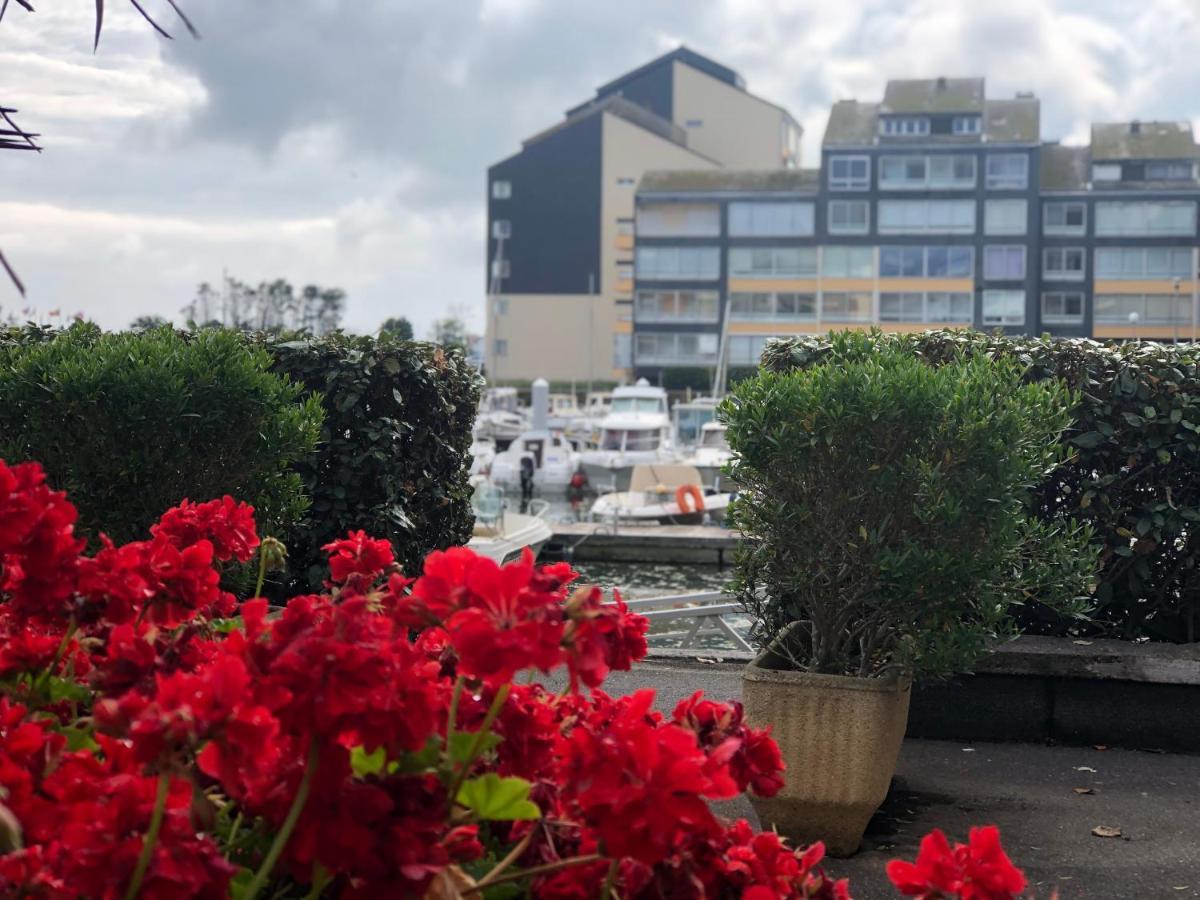Bleu Sale - F2 Courseulles Avec Balcon Appartement Buitenkant foto
